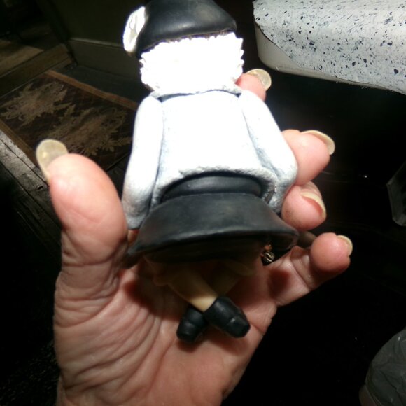 D Manning old lady over the hill limited edition shelf sitter. - Picture 2 of 4